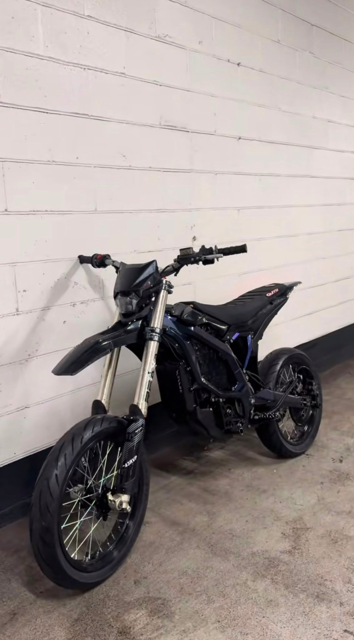 Ultra Bee Supermoto Set Kit